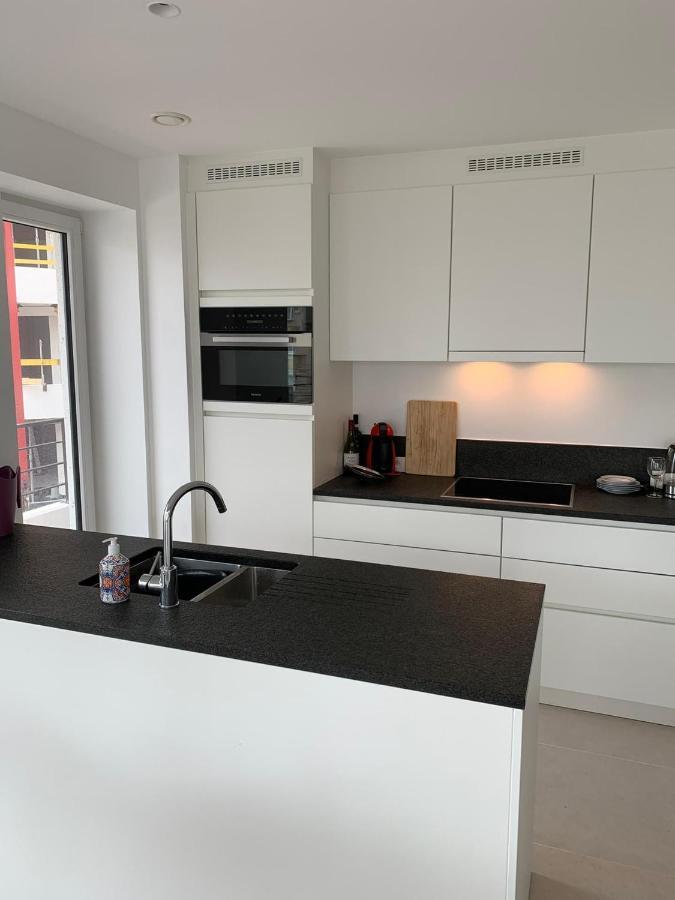 Lichtrijk 2-Slaapkamerappartement Met Zeezicht En Gratis Parking Остенде Экстерьер фото
