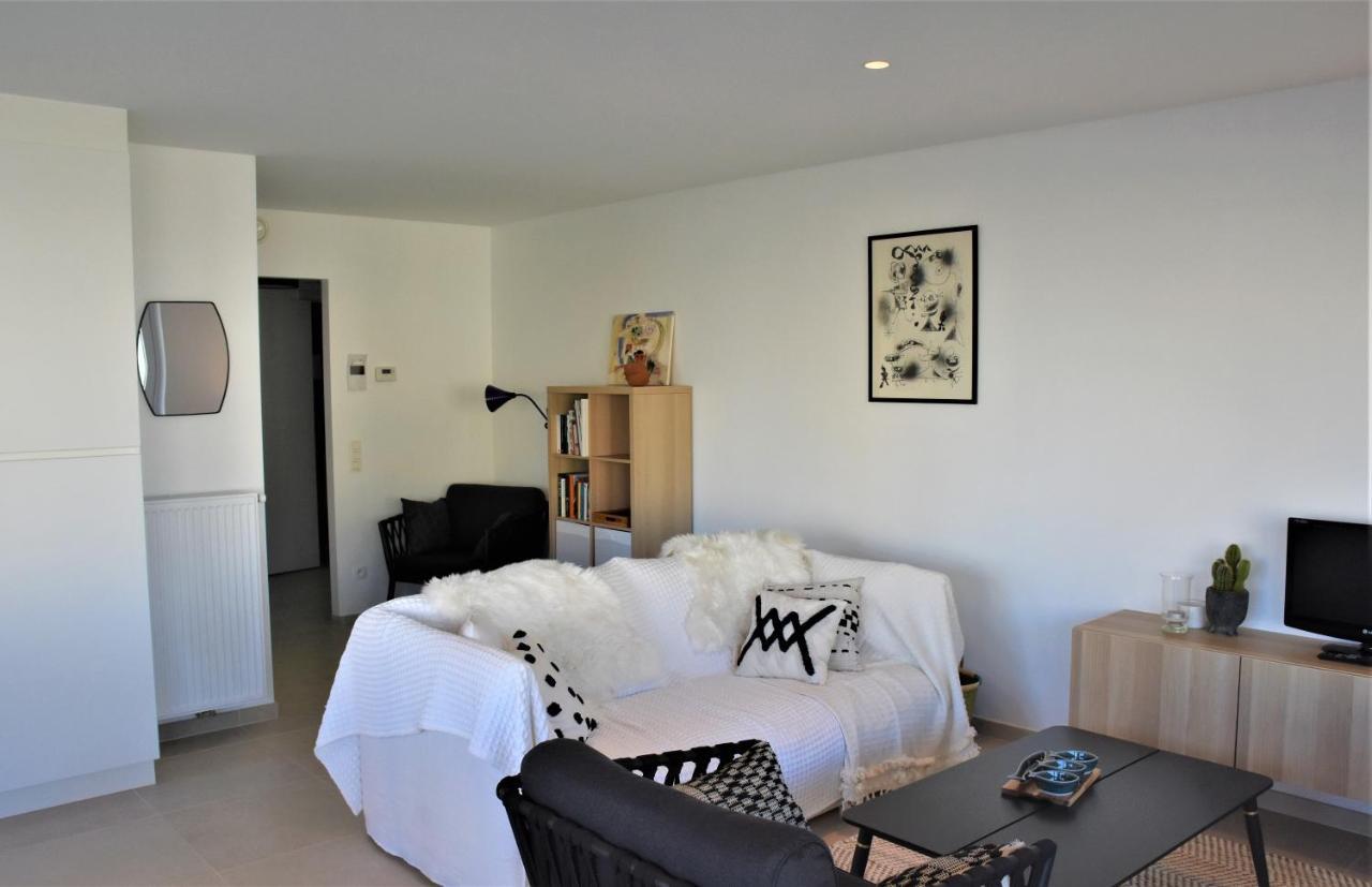 Lichtrijk 2-Slaapkamerappartement Met Zeezicht En Gratis Parking Остенде Экстерьер фото