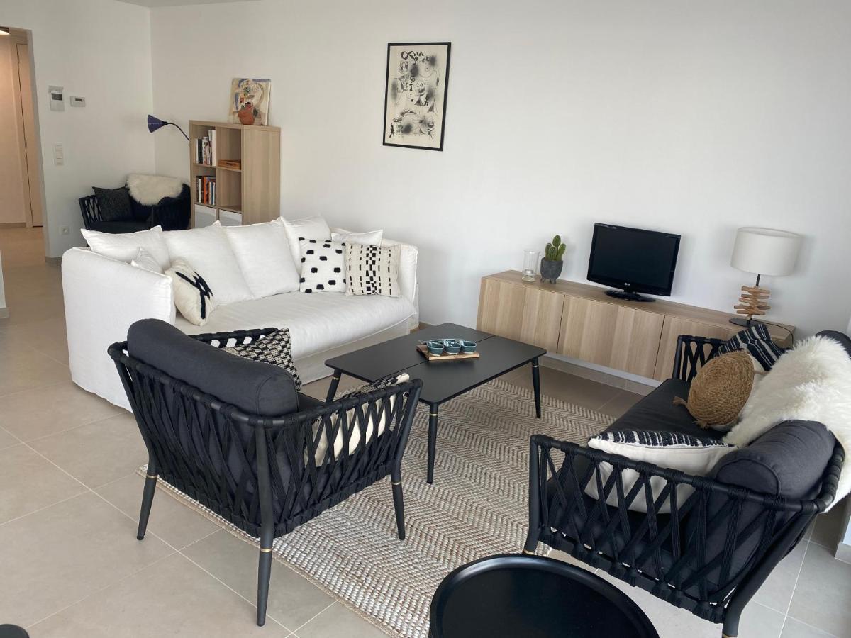 Lichtrijk 2-Slaapkamerappartement Met Zeezicht En Gratis Parking Остенде Экстерьер фото
